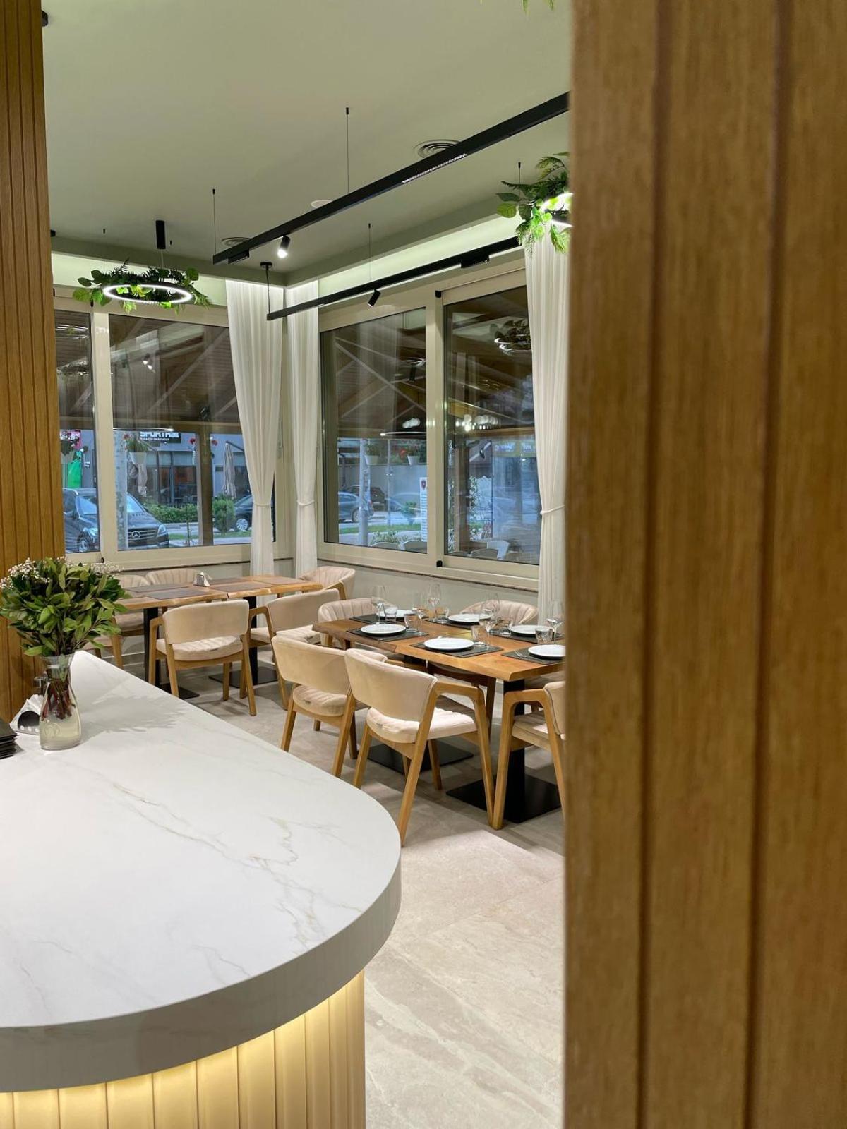 Hotel Vila Misiri Durres Exterior photo